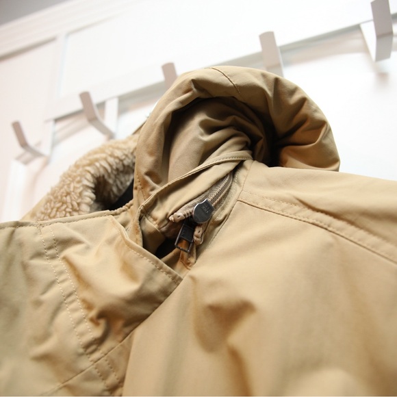 Patagonia Men's Beige Hooded Field Jacket - Picture 9 of 9